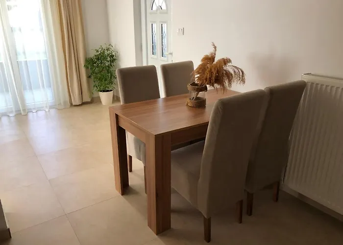 Tesla アパート *