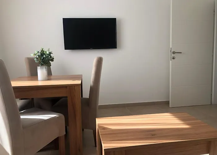 Tesla アパート *