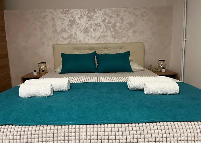 Tesla * ソコバニャ