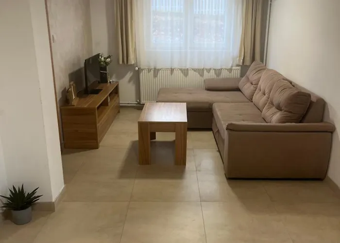 Tesla アパート *